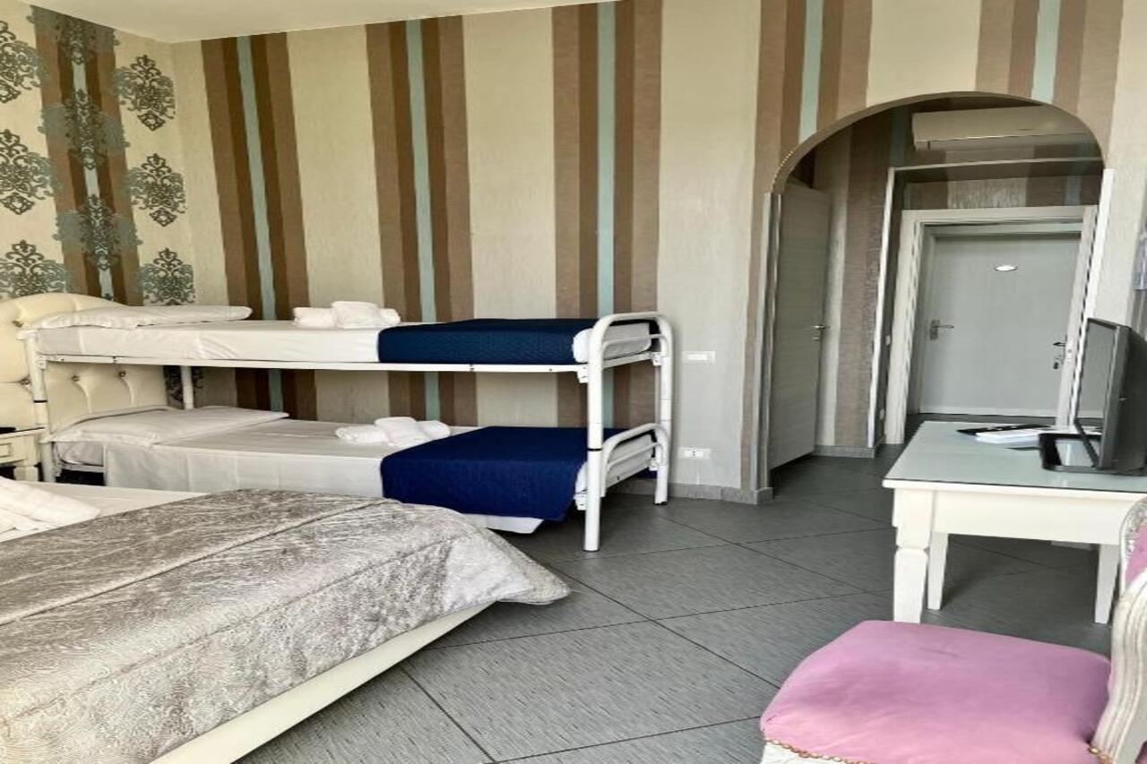 New Sayonara Hotel Napoli